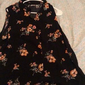 Cute floral tank !